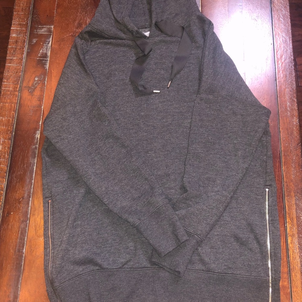 Arie side zip hoodie!
